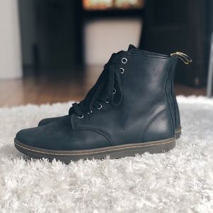 dr martens tobias